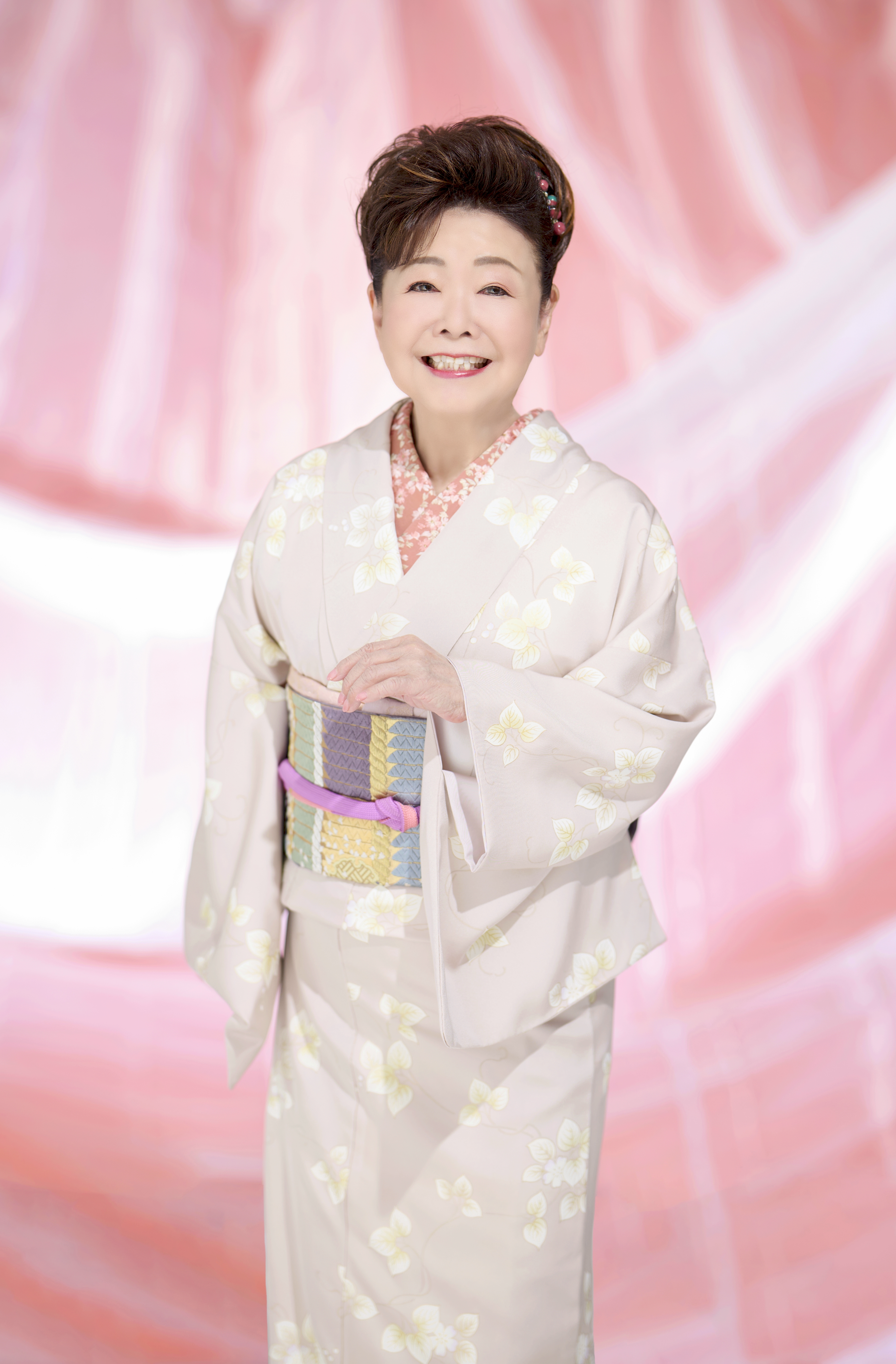 中村美律子 | キングレコードオフィシャルサイト